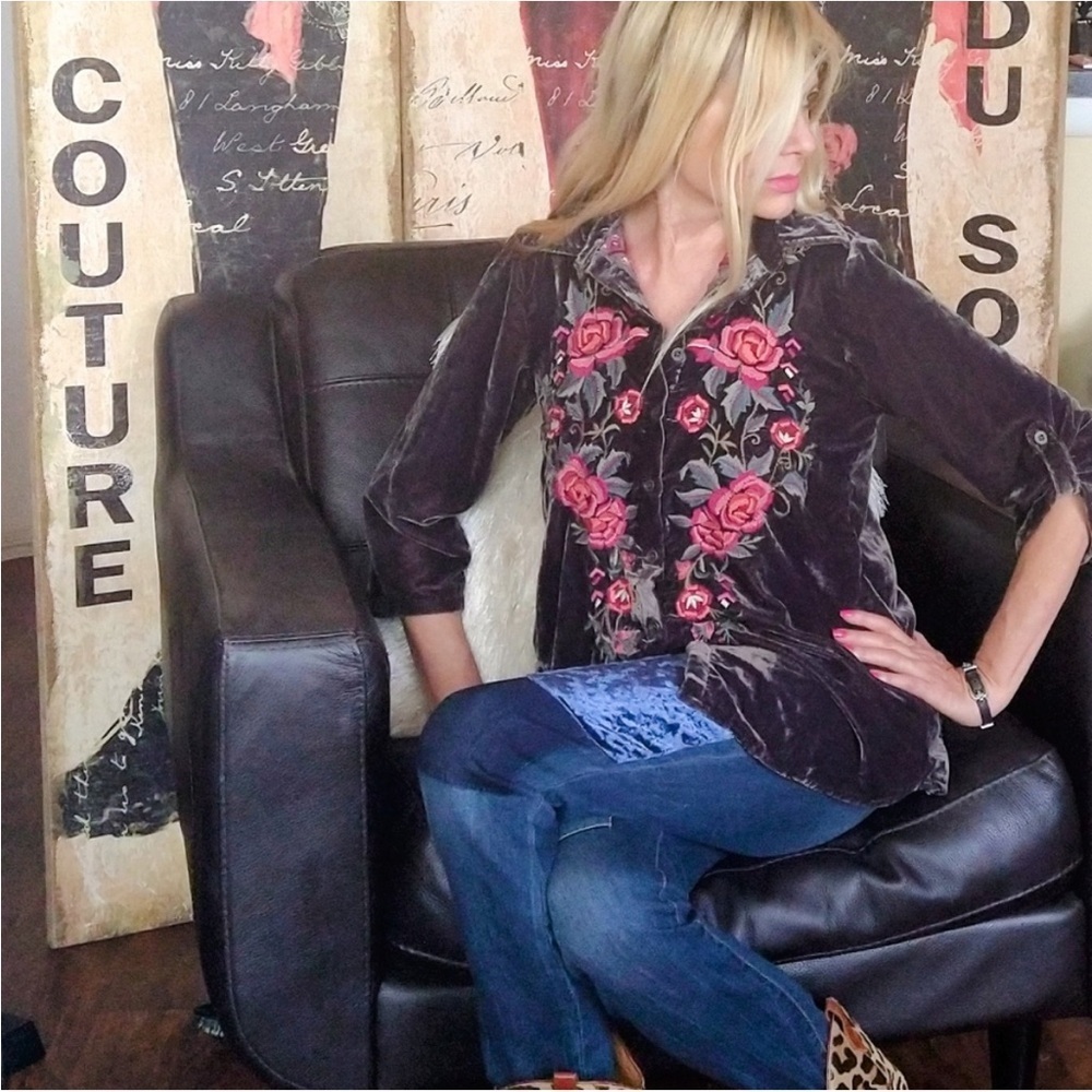 Western Style Kyla Seo Velvet Top with Floral Embroidery Brown Medium